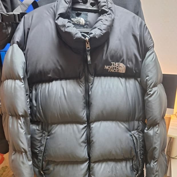 노스페이스 눕시 700 패딩 105 사이즈