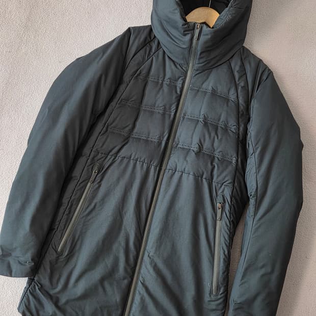 (90) 나이키 에어조던 구스패딩 여
