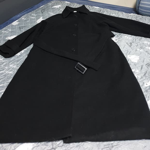 제이컬렉션 벨티드 안감누빔 울 롱코트 블랙 (F)