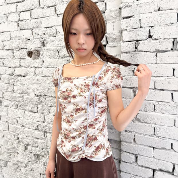 빈티지 로맨틱 플라워 셔링 반팔 티셔츠