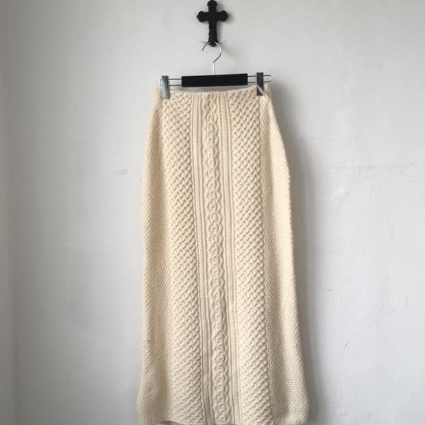 Cable pattern knit long skirt