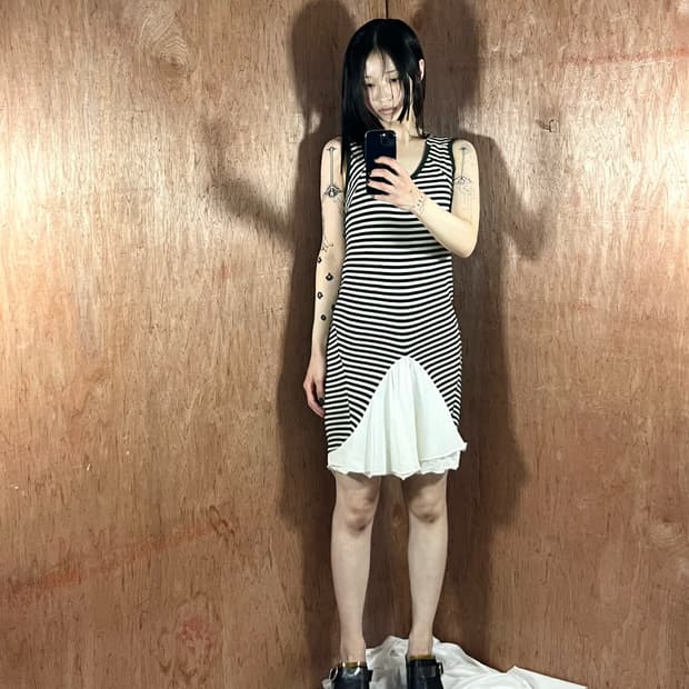 토가 풀라 스트라이프 저지 슬리브리스 원피스