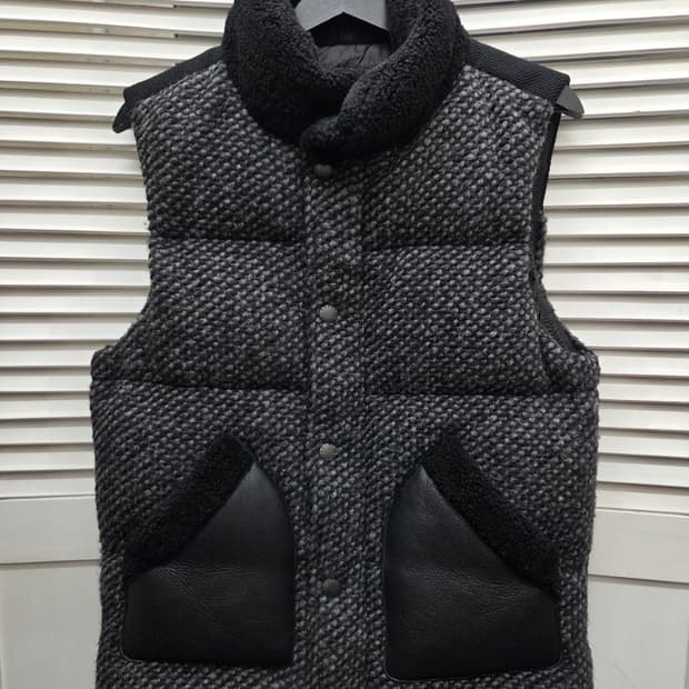 커스텀멜로우 양가죽 패치 덕다운 패딩 베스트