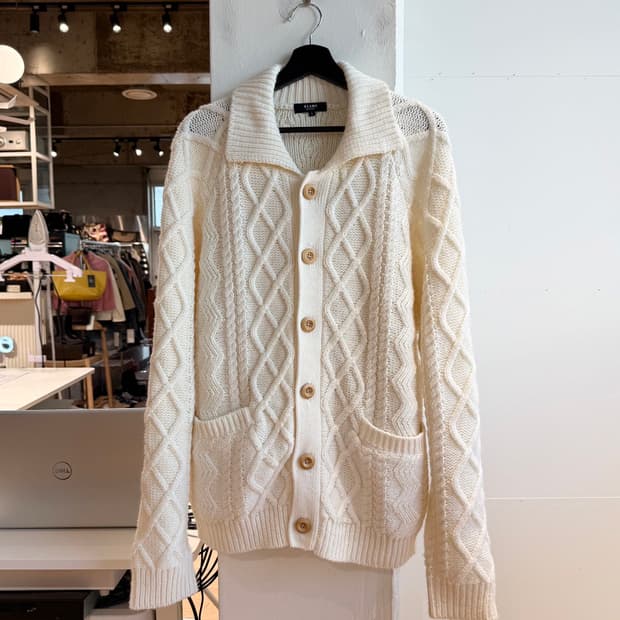 빔즈 하트 아이보리 케이블 니트 가디건 
