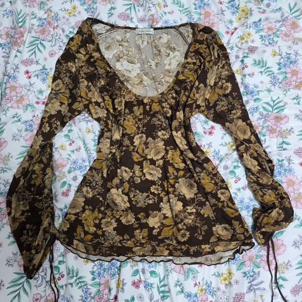 로사체리 일본빈티지)플로럴 로즈 백예린깔 라떼갸루 모리걸 롱슬리브긴팔