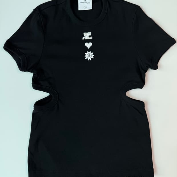 스몰 꾸레쥬 AC 로고 컷아웃 반팔 티셔츠 (블랙)