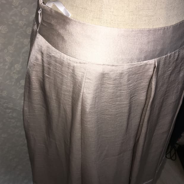 베이비핑크 새틴 플리츠 스커트 / 고급스러운 광택