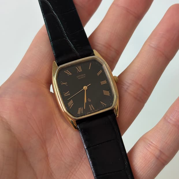 1980s CQ Roman Gold Square Quartz