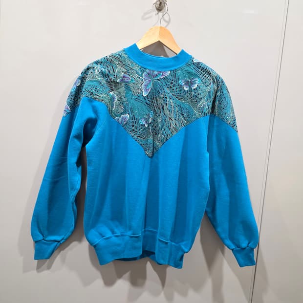 USA빈티지 90s 헤인즈 나비 패턴 맨투맨