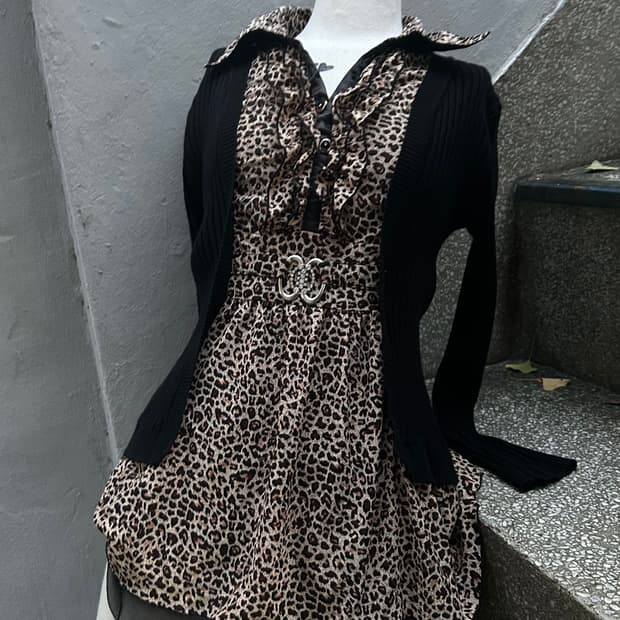 *rare* 2000s VTG 레오파드 갸루 버클 탑 