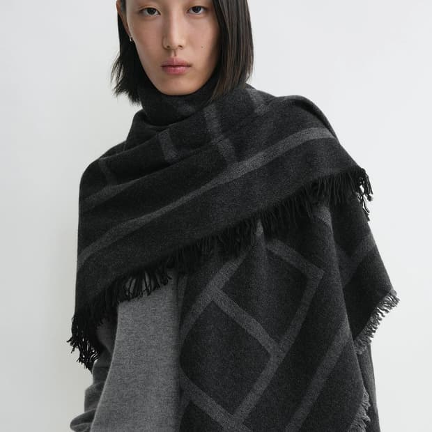 TOTEME 토템 모노그램 울 캐시미어 머플러 스카프 다크 그레이