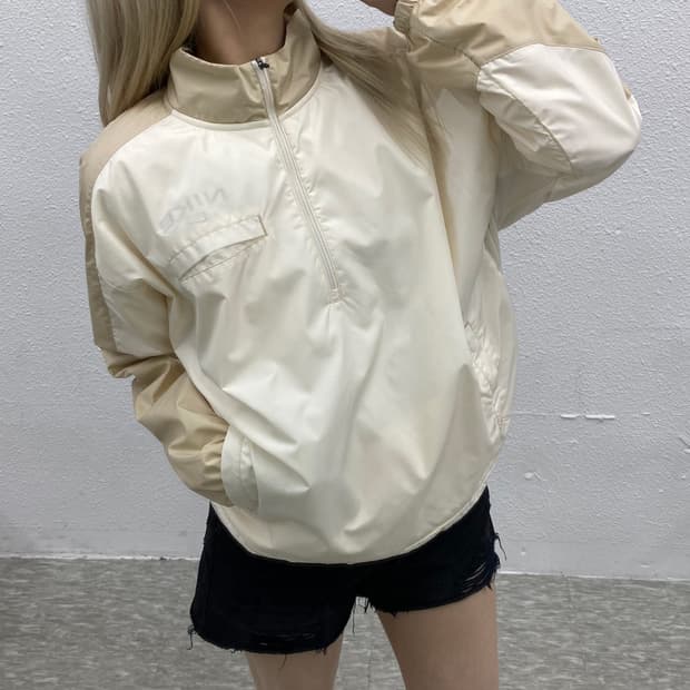나이키 아이보리 배색 반집업 아노락 M