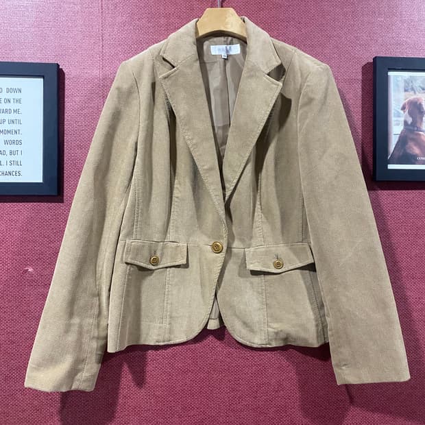 아이린쉴러 베이지 자켓