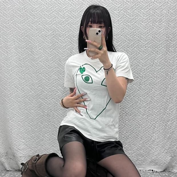 꼼데가르송 빈티지 캐주얼 키치 그린애플 하트와펜 반팔티 L C13293