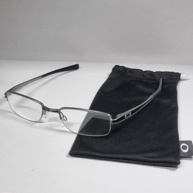 오클리 반무테 안경 캘리퍼 브러쉬드 크롬