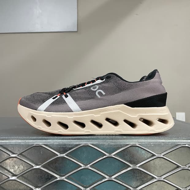 온러닝 클라우드 이클립스 페이드 샌드 285 (gr-5364)