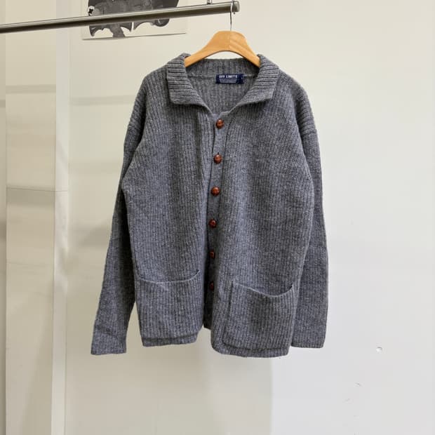 OFF LIMITS 가디건