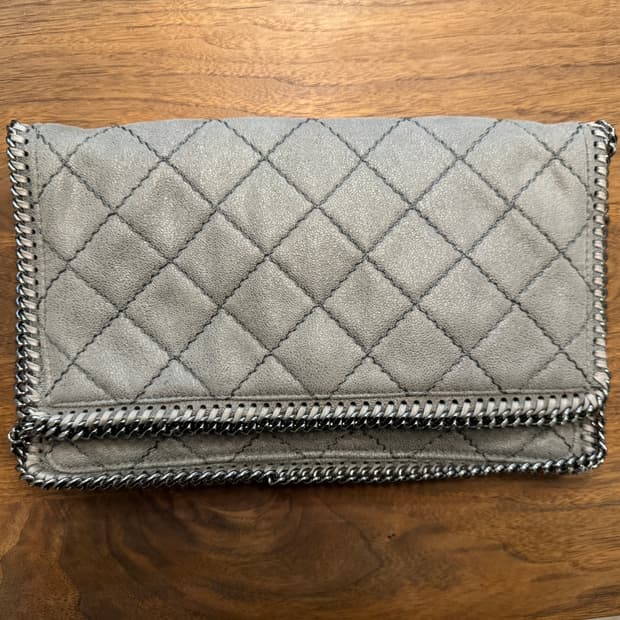 스텔라 매카트니 파라벨라 클러치 (스웨이드)