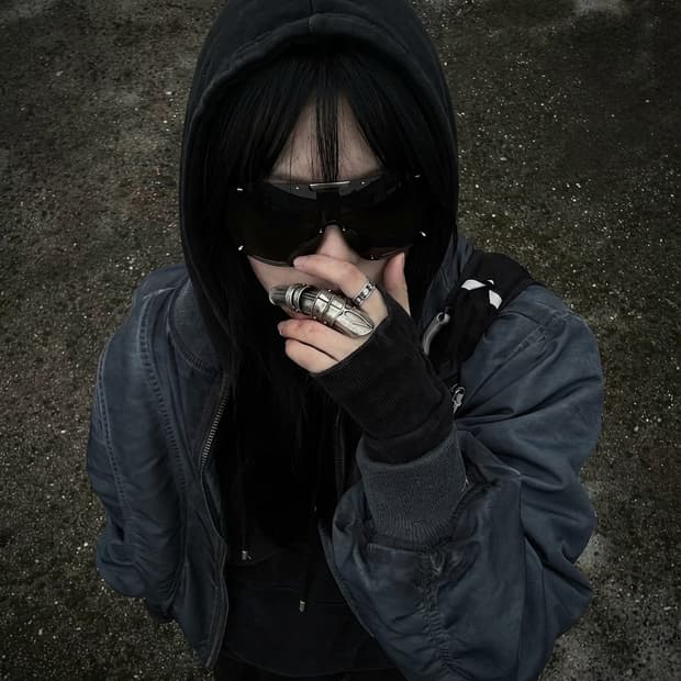 Jaded London 25ss 스파이크 쉴드 선글라스