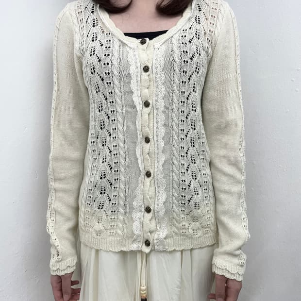 액시즈팜 크림 로즈 엔틱 가디건