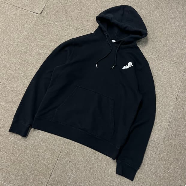 산드로 x 캐스퍼 후드