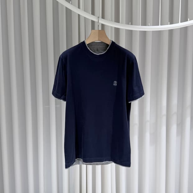 (A+/L) / 브루넬로쿠치넬 로고 프린트 레이어드 반팔 티셔츠 네이비