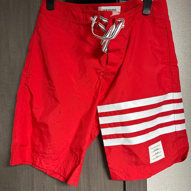 톰브라운 4선 레드 스윔팬츠 사이즈 3