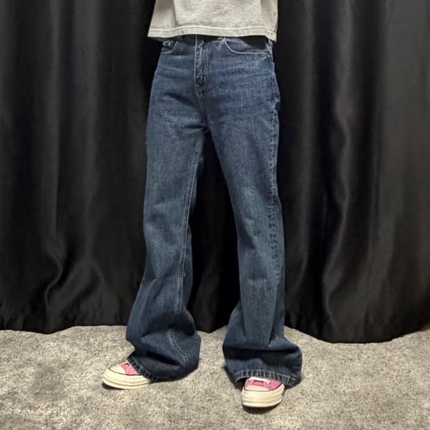 DNSR 한정 판매 시그니처 플레어 핏 L 사이즈