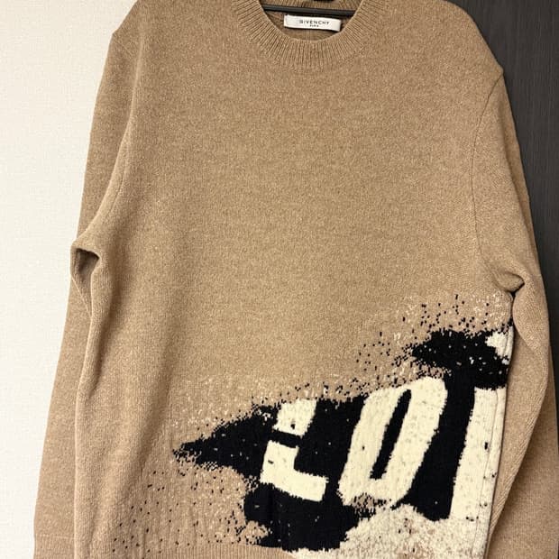 지방시 양모 니트 스웨터 베이지(사이즈 100-105)