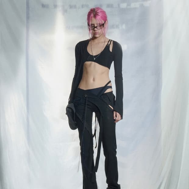 OBLIQUE SLIT PANTS