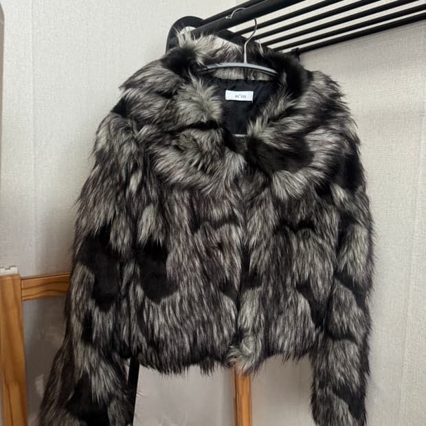 새상품) 애즈온 퍼자켓