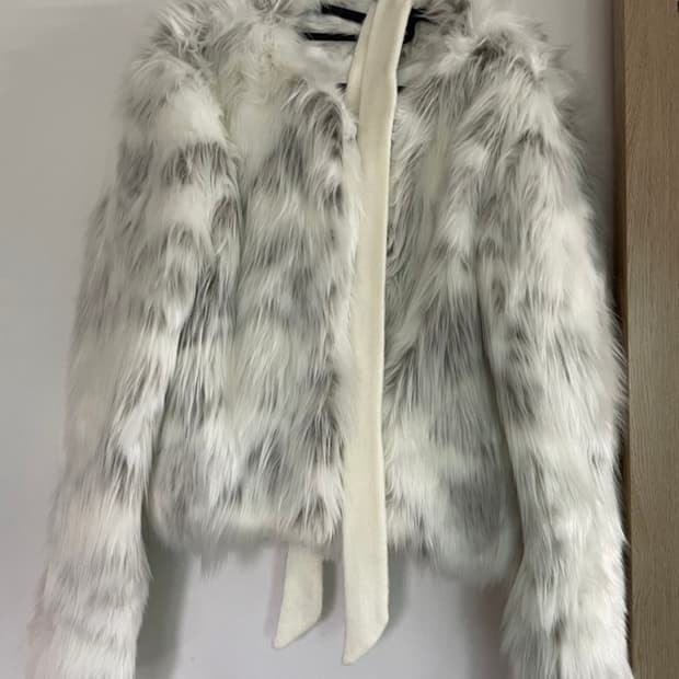 NACHE Jacquard Faux Fur Jacket 크림 색상