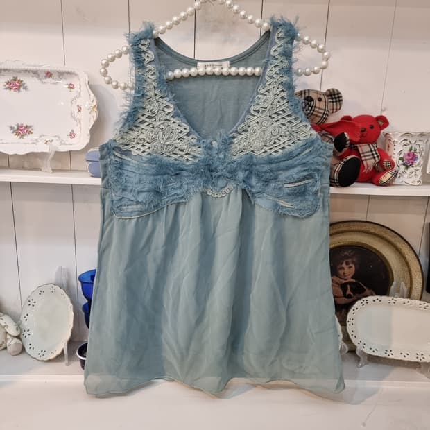 axes femme 악세스팜므 빈티지 안개블루 레이스 프릴탑