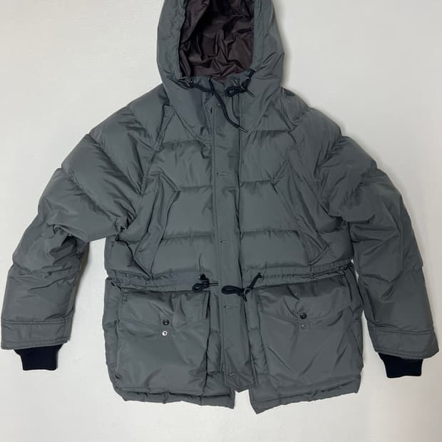 이스트로그 21fw 유틸리티쉴드파카 올리브색상 XL