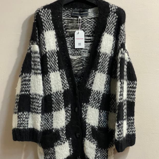 미카엘라 버거 체크 니트 가디건