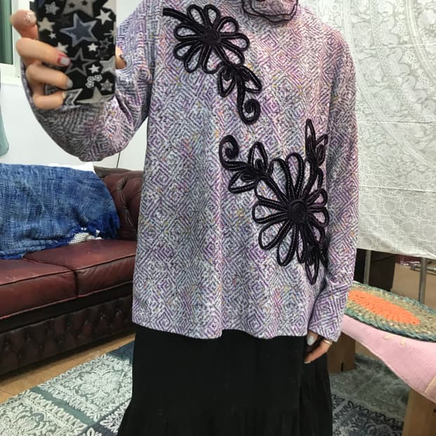 빈티지 여성 플라워자수 반폴라 긴팔 티 