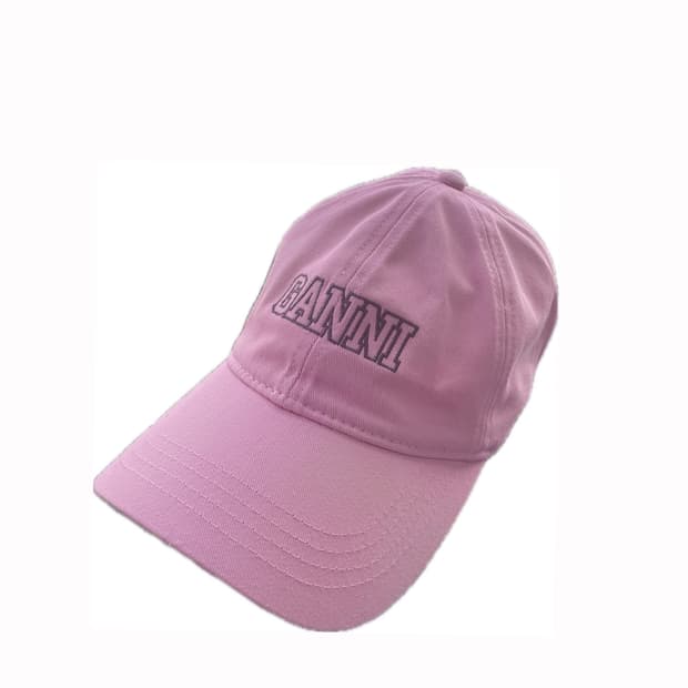 가니(Ganni)  로고 자수 베이스볼 캡 모자