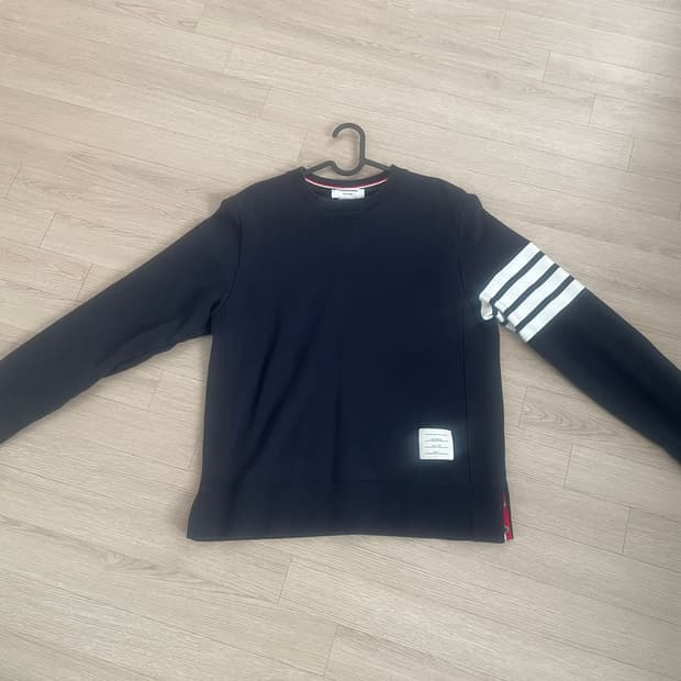 톰브라운 사선완장 맨투맨 4사이즈