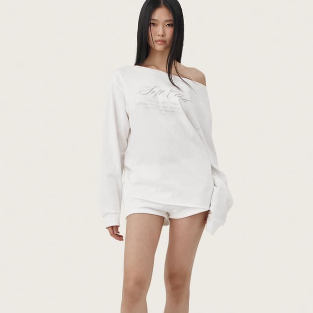 클리시어 소프트클럽 원숄더 스웻셔츠 화이트 맨투맨 오프숄더