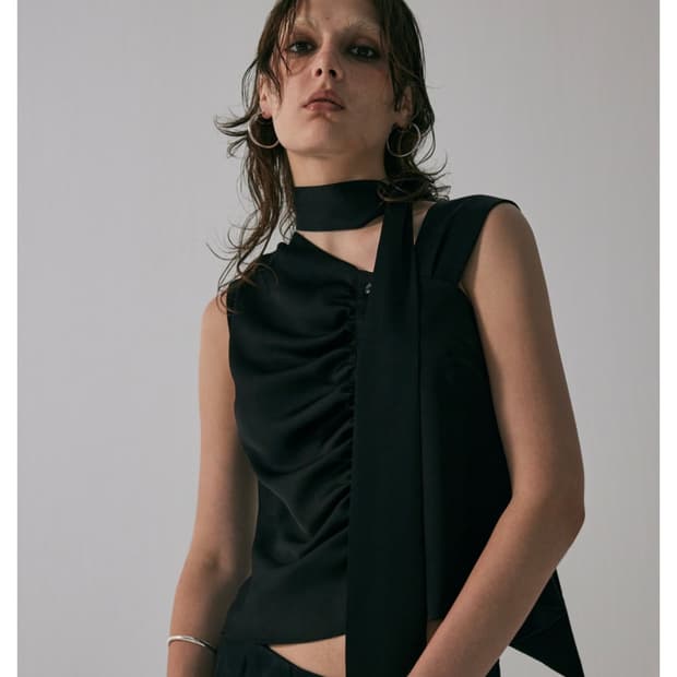 트리밍버드 ) Tied Shirring Crop Shirts BK F