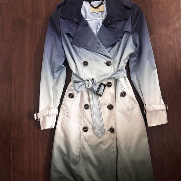 버버리 컬렉션라인 그라데이션 트렌치코트