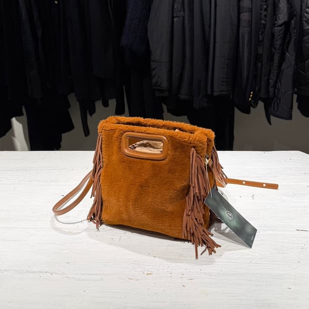 마쥬 브라운 퍼 프린지 숄더백