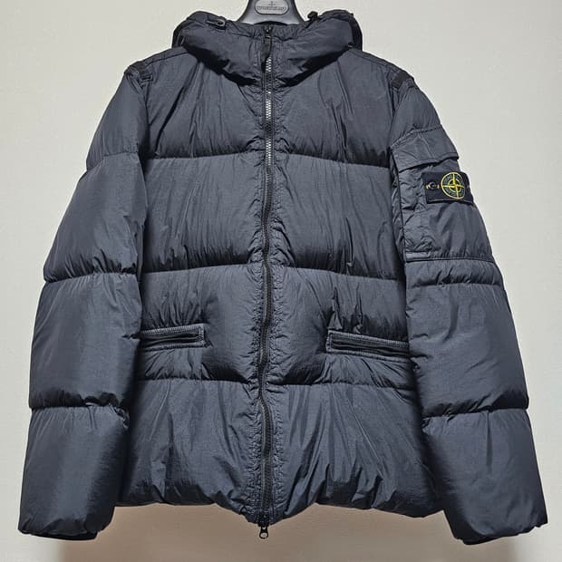 스톤아일랜드 크링클랩스 후드 패딩