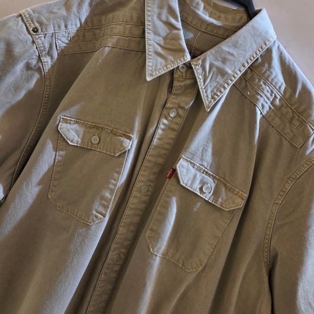 Levis 리바이스 베이지브라운 반팔셔츠