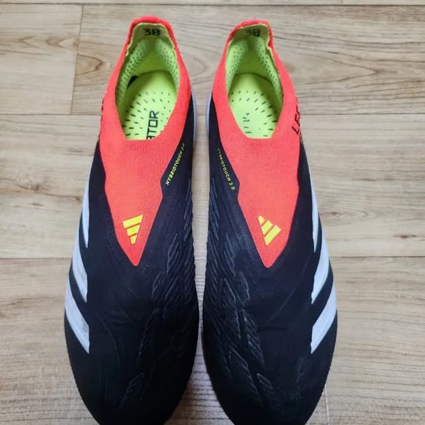 아디다스 프레데터 엘리트 축구화