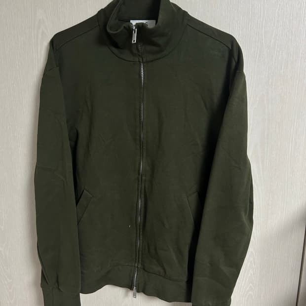 COS카키색 집업 S사이즈 팜