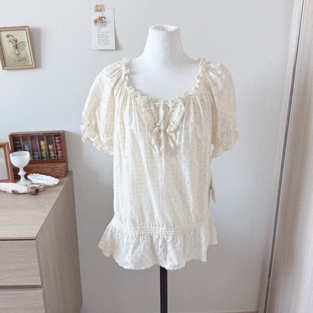 레스트로즈 자수 블라우스 새상품