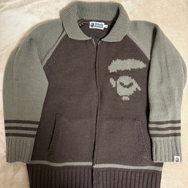 베이프 코위찬 가디건