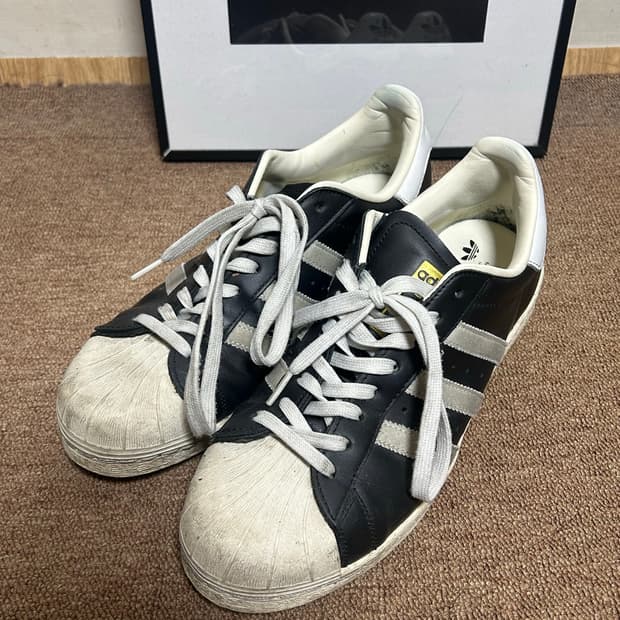 아디다스 슈퍼스타 82 FI 코어 블랙 270