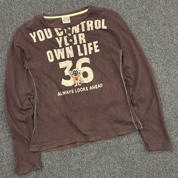 S)DIGDEEP 빈티지 브라운 버튼넥 롱슬리브